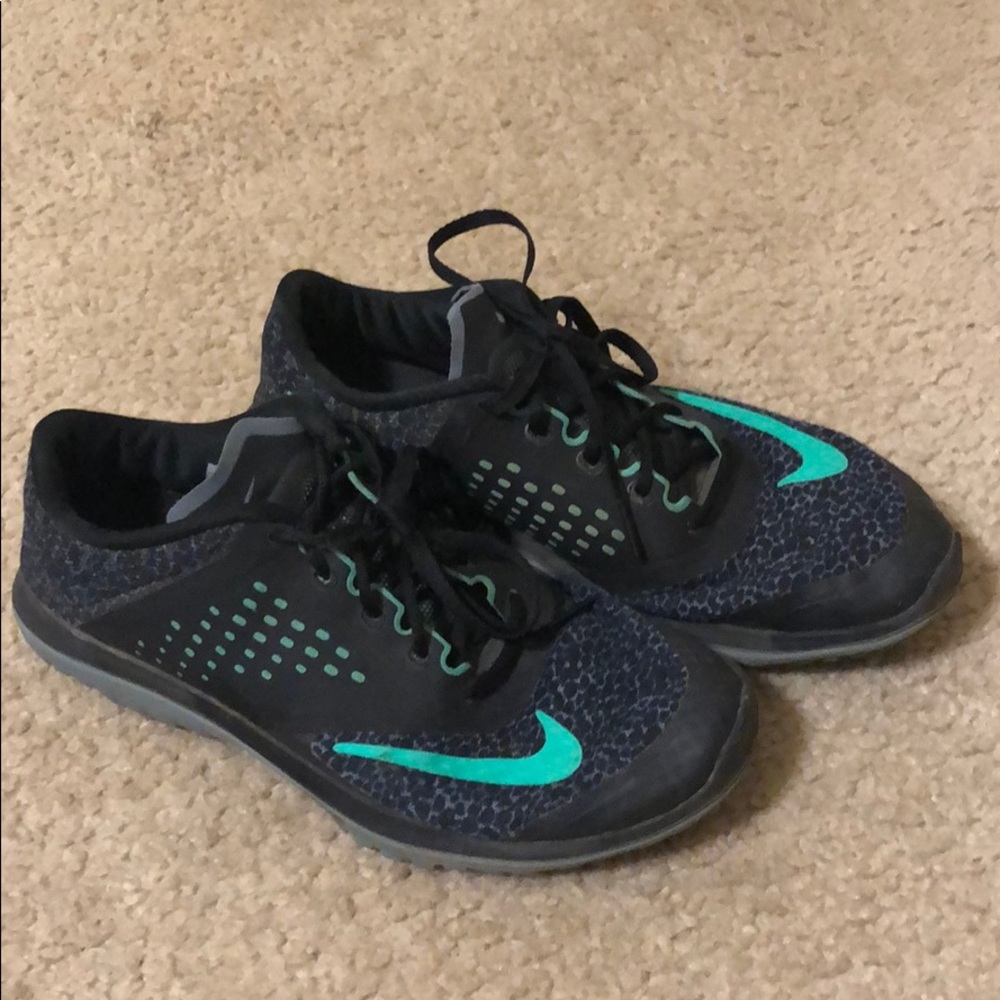 Running shoes